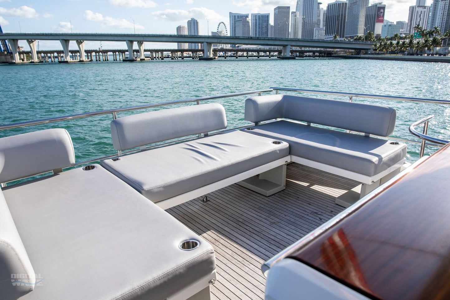 AZIMUT FLY 55' JULIA- (13 pax)