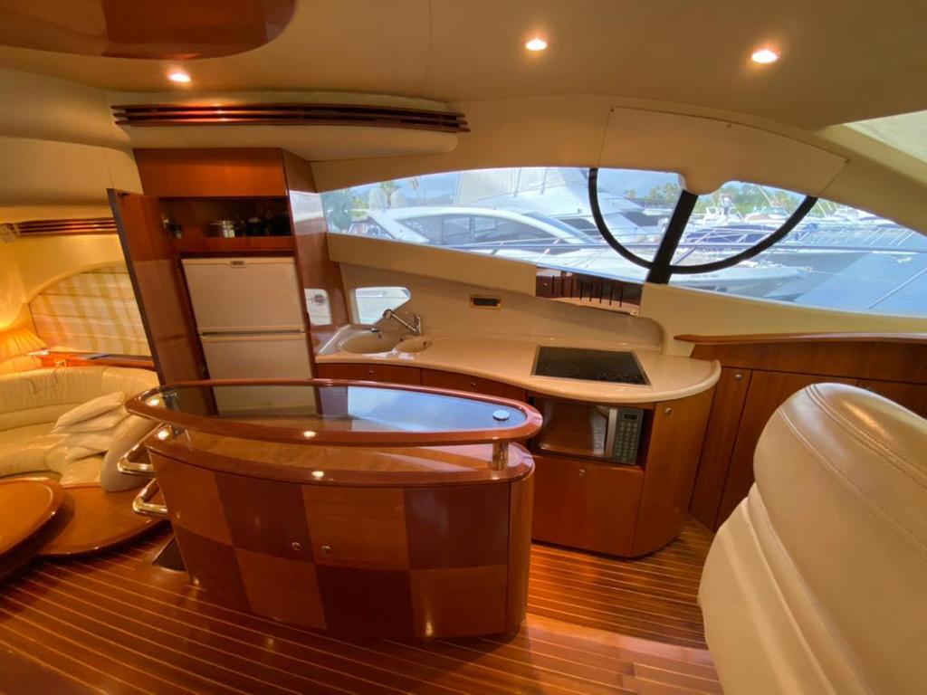 AZIMUT SEDAN FLYBRIDGE 55´ - ANCORAL