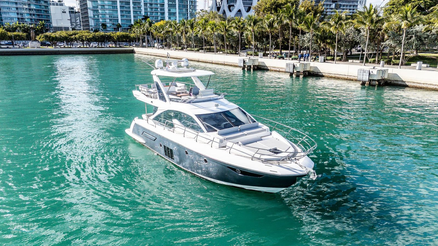 AZIMUT FLY 55' JULIA- (13 pax)