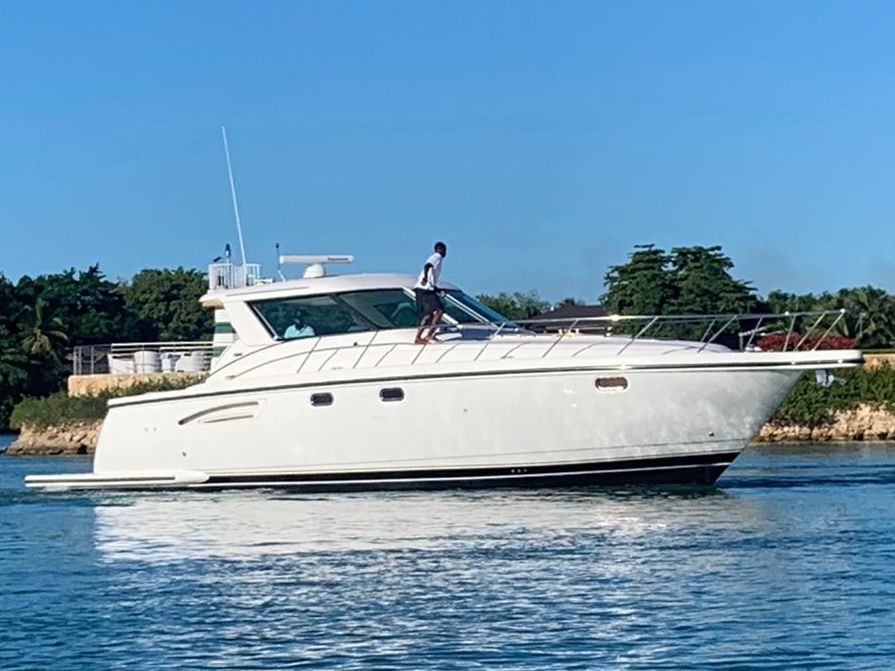 TIARA 52´ - SAJOMA (15 Pax)