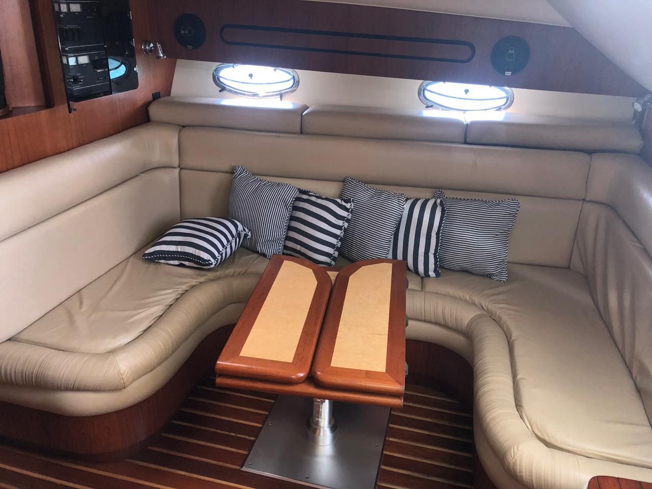 TIARA 38 – LA PILAR (8-10 pax)