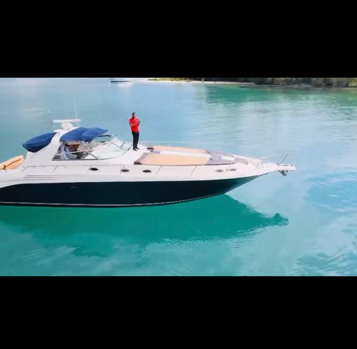 SEA RAY SUNDANCER 46’ – “AMAIA’’ (15 pax)