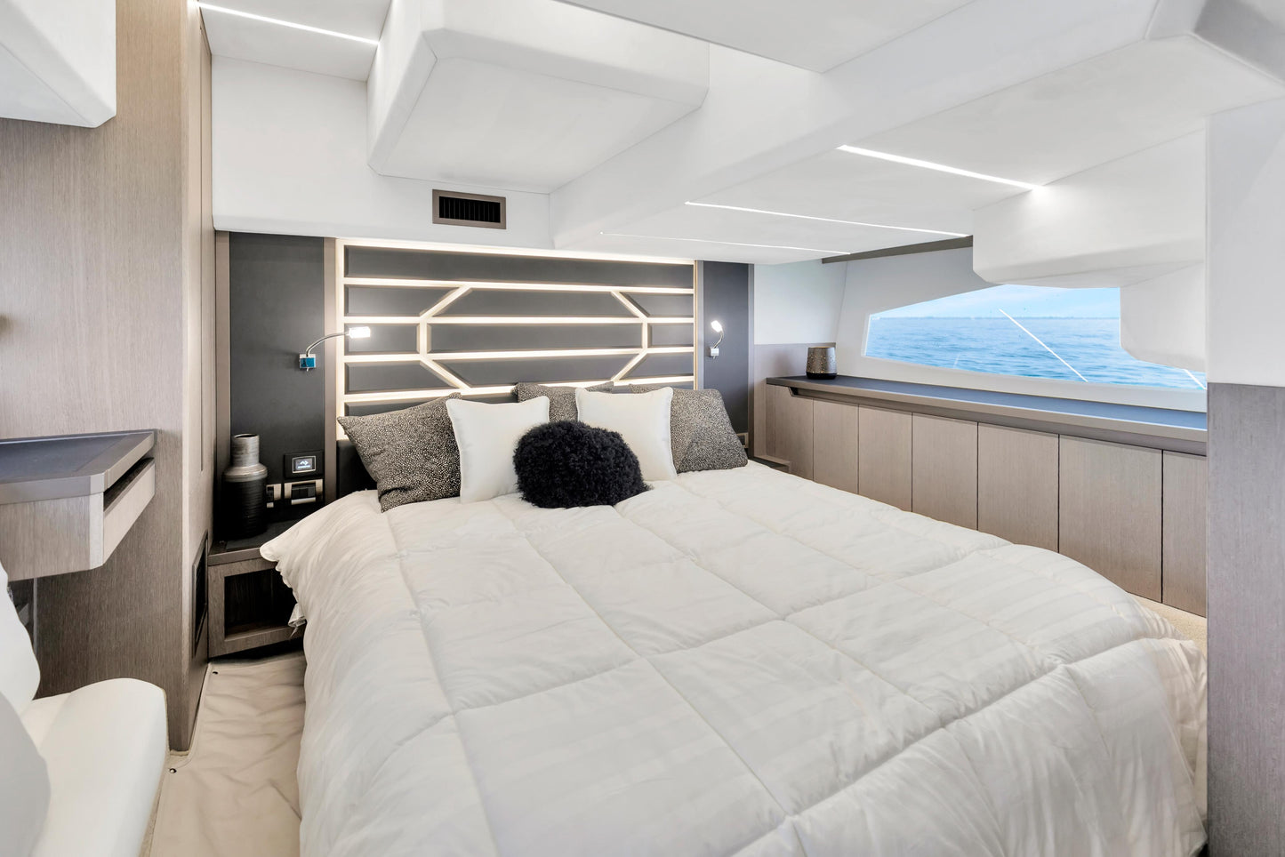 GALEON Hts 45 - Pineapple Express (13 pax)