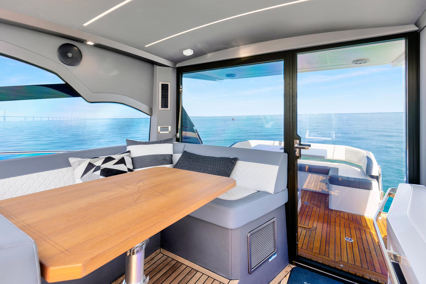 GALEON Hts 45 - Pineapple Express (13 pax)