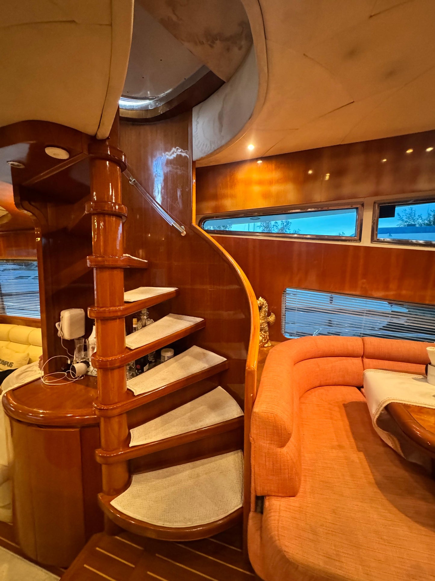 Azimut 70 - OLYMPUS (13 pax)