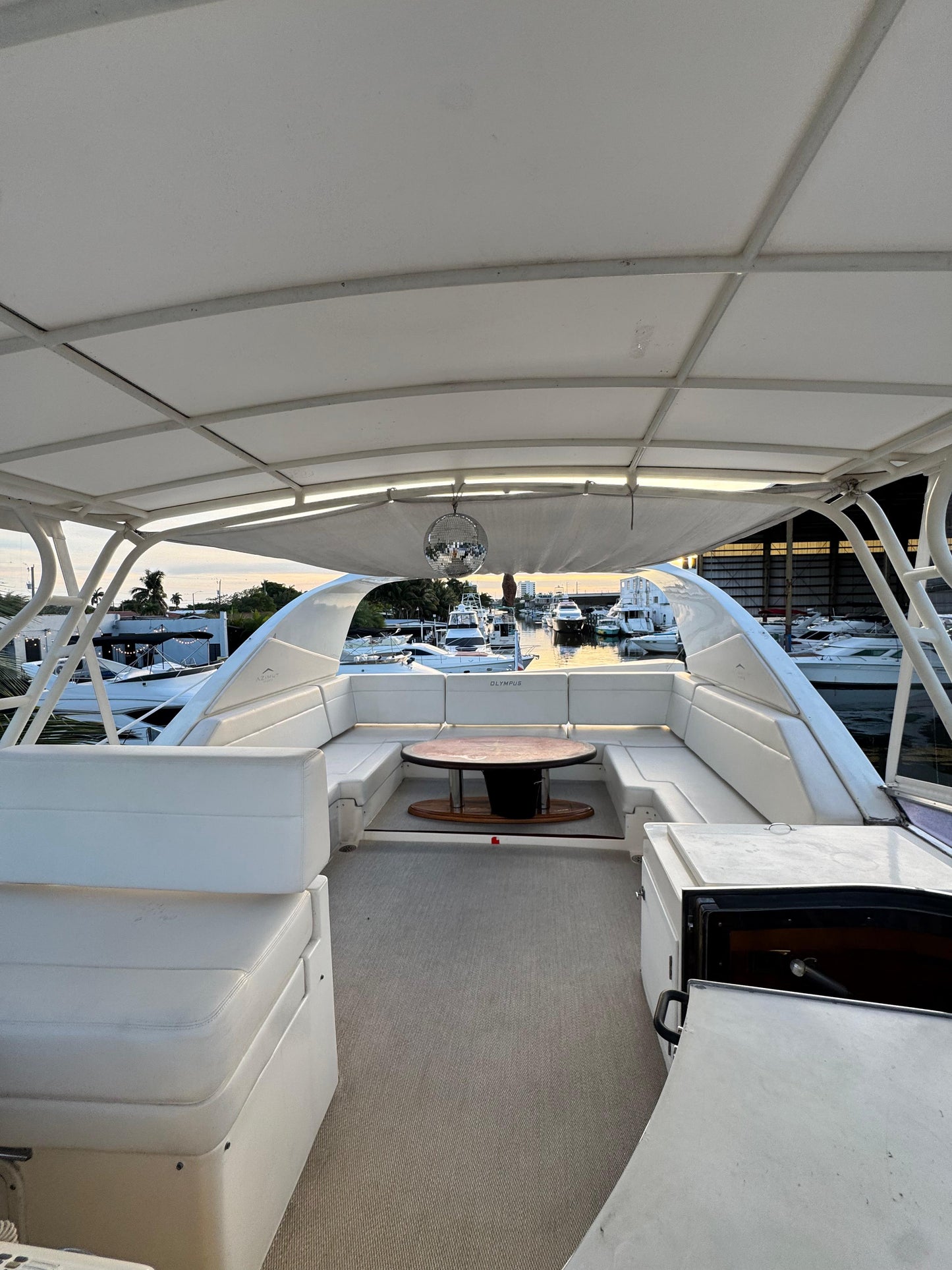 Azimut 70 - OLYMPUS (13 pax)