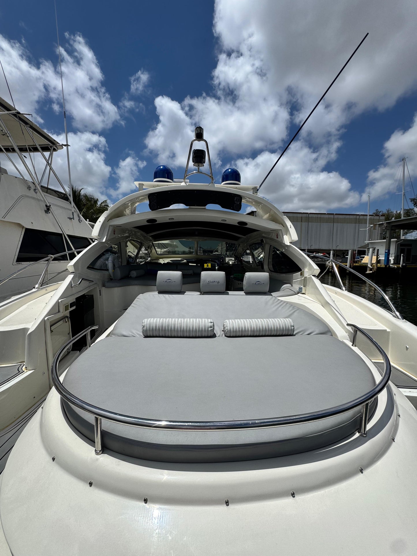 AZIMUT ATLANTIS 55 - PRETTY YOLY (13 pax)