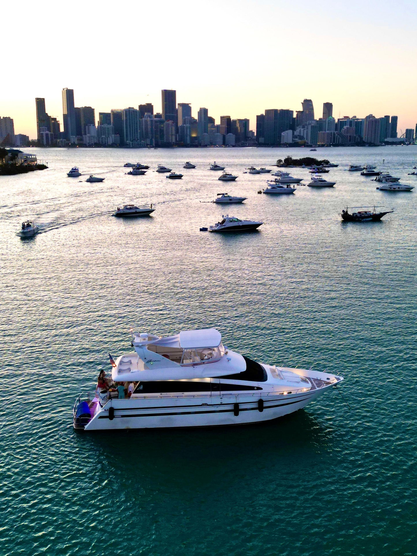 Azimut 70 - OLYMPUS (13 pax)
