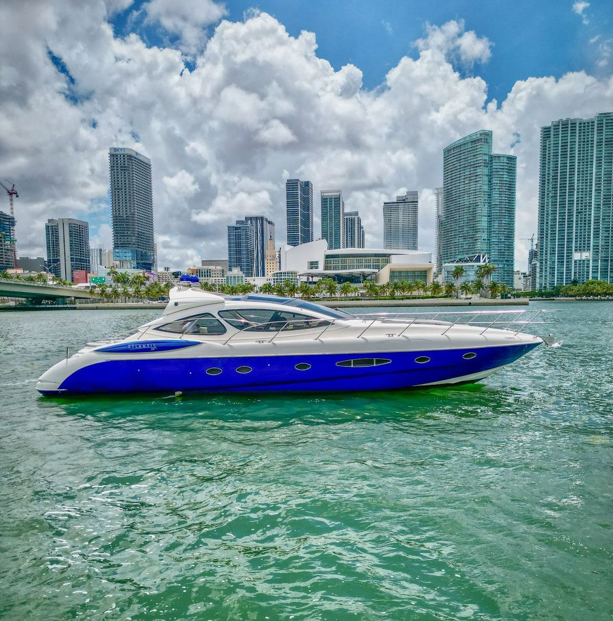 AZIMUT ATLANTIS 55 - PRETTY YOLY (13 pax)