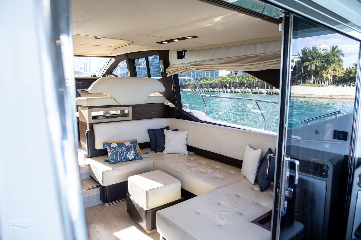 AZIMUT FLY 55' JULIA- (13 pax)