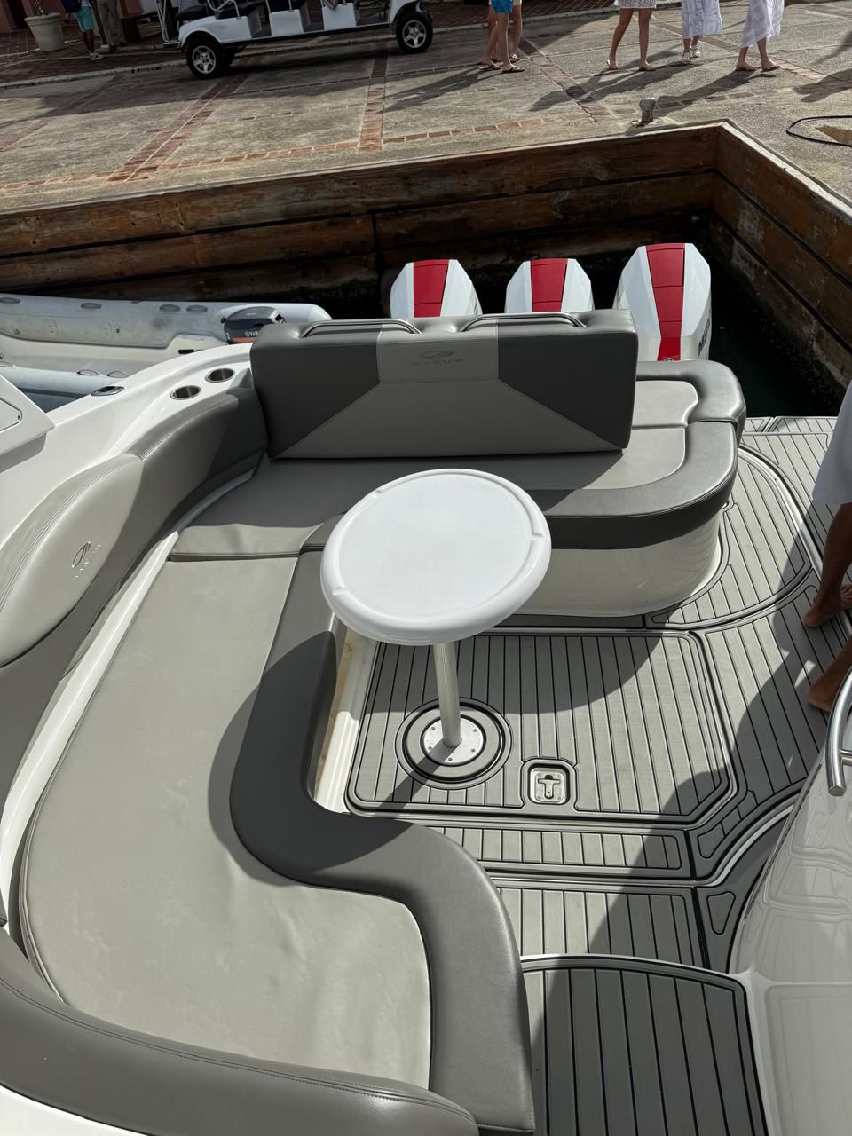 MARIA ISABEL 43 – (10-12 pax)