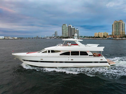 Zeus 90´ for charter in Miami - (13 pax)