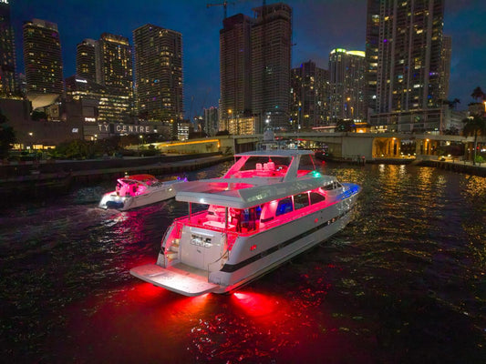 Zeus 90´ for charter in Miami - (13 pax)